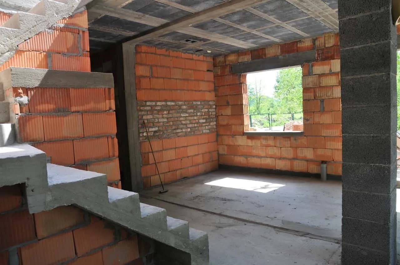 Adaptacja budynku gospodarczego na dom: Poradnik krok po kroku